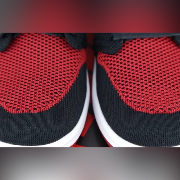 Air Jordan 1 Retro High OG Flyknit "Bred" sneakers - Picture 16 of 16